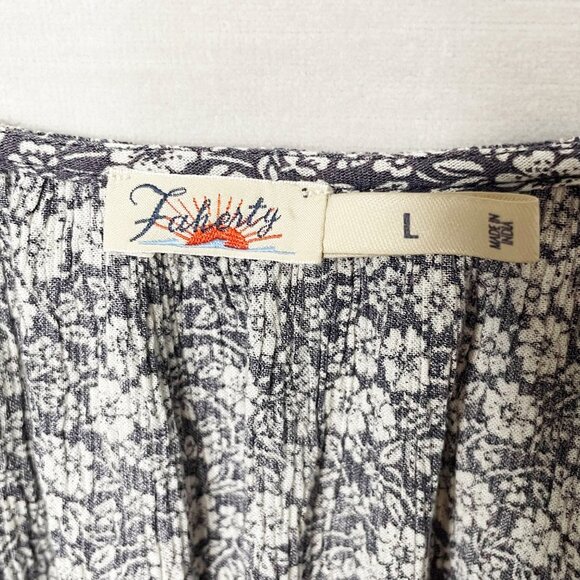 FAHERTY Amira Top In Navy Ditsy Floral Women's Size L Pullover Flutter Sleeve - Picture 5 of 9